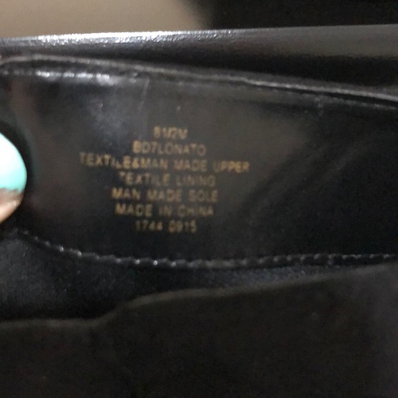 Black velvet sip on boots. - Picture 6 of 6